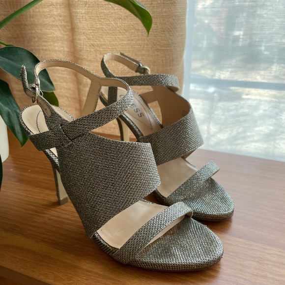 GUESS Size 6.5 Glam 4” Heel - Picture 2 of 5